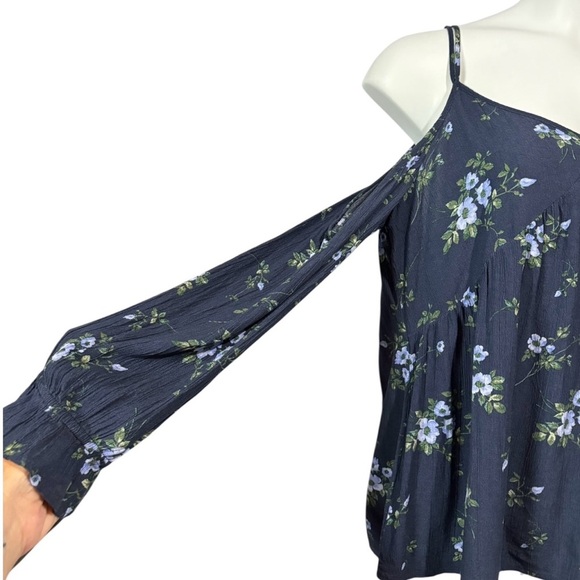 American Eagle Outfitters, Floral Cold Shoulder Blouse, Size L, Navy - Picture 5 of 9